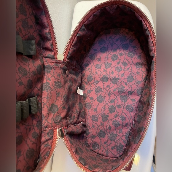 Dollskill Widow Young Runaway Coffin Bag - Picture 7 of 11